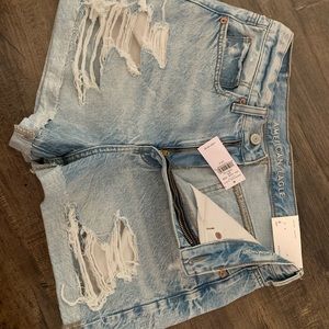 AE mom short NWT